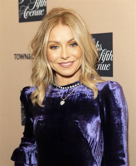 Kelly Ripa At Town And Country Jewelry Awards In New York 01242019