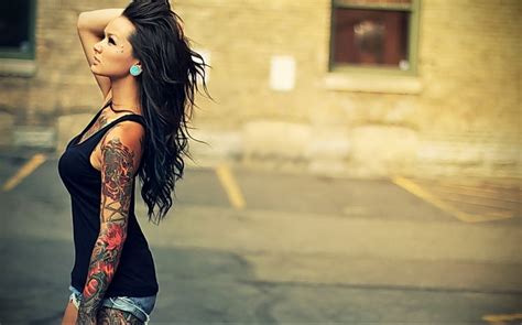 Фото девушки с татуировками 24012021 №0344 Girl With Tattoo
