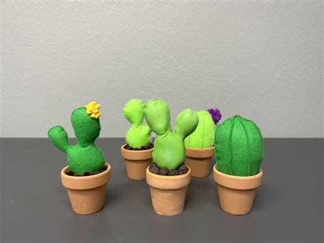 Cactus Pincushion Cake | Cake or Fake | Creative Cake Design