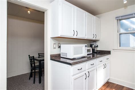Downtown ann arbor and its array of attractions, entertainment venues and theaters are just minutes away. 820 McKinley | 1, 2, & 3 Bedroom Apartments for Rent in ...