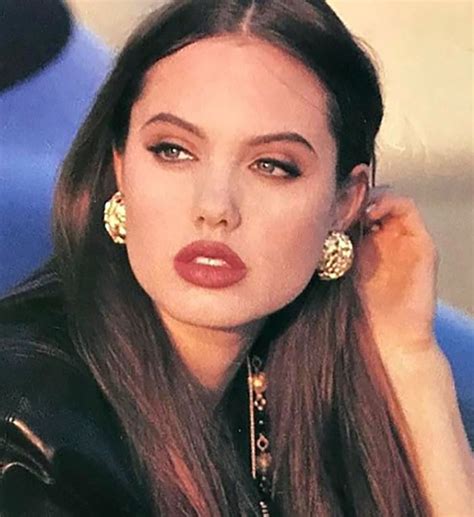 Sala66 — Angelina Jolie Fotografiada Por Bonnie Lewis 1992