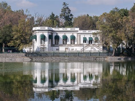 ~ la casa del lago. La suntuosa Casa del Lago de Chapultepec