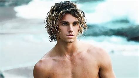 Carefree Surfer Hairstyles For Men Surfer Hairstyles Surfer Hair Boys Surfer Haircut