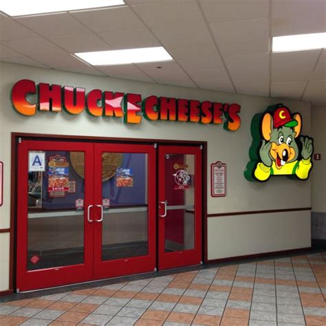 Chuck E Cheeses Pizza Place In Long Island City