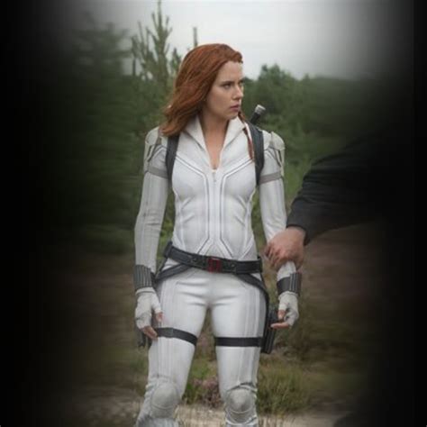 Does scarlett johansson have tattoos? Scarlett Johansson Black Widow 2021 White Leather Jacket ...
