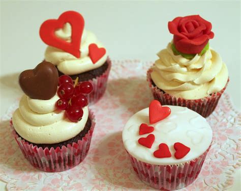 nubes de cupcakes galletas y cupcakes por san valentín