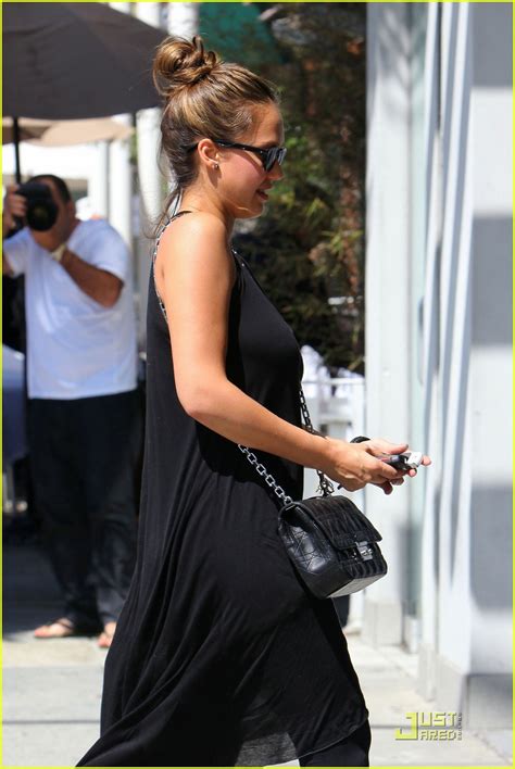 Photo Jessica Alba Tweets Mommy Workout Tips 17 Photo 2576188 Just Jared Entertainment News