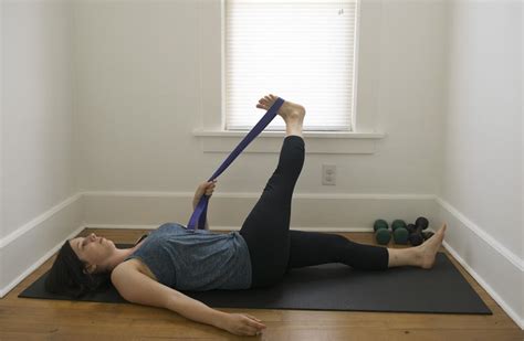 It Band Stretches For Outer Hip And Knee Pain All Levels Included
