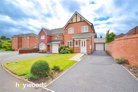 3 Bed Detached House For Sale In Reedmace Walk Newcastle Under Lyme
