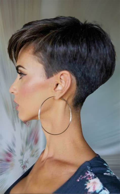 Most Beautiful Stacked Bob and pixie Haircuts For Women Over 40 in 2023