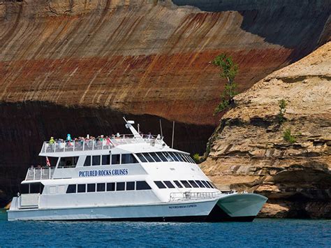 Boat Tours Of Pictured Rocks National Lakeshore Picturemeta