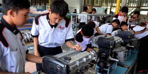 Revolusi Industri Vs Pendidikan Vokasi