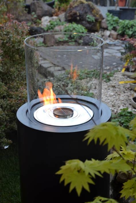 Das betreiben einer feuerschale im garten ist erlaubt.allerdings darf der feuerdurchmesser nicht größer als ein meter sein. Dekofeuer im Garten | Haufler Baumschule und Gartengestaltung
