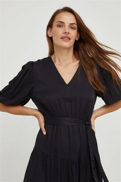 Hodvábne šaty Answear Lab Silk Blend čierna Farba Maxi áčkový Strih
