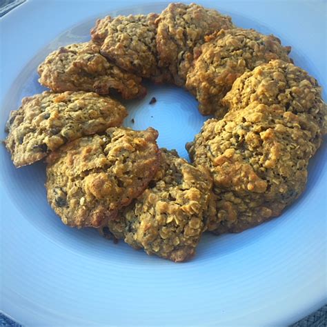 With yummy flavors including brown sugar, applesauce, and oats, this. Dietetic Oatmeal Cookies / The Best Healthy Oatmeal ...