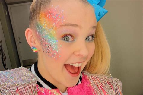 Asbestos has been found in teen idol JoJo Siwa's make-up kits
