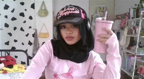 Pink Fashion Unique Fashion Fashion Outfits Hijabi Aesthetic