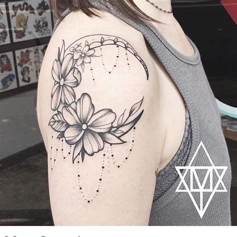 64 Beautiful Crescent Moon Tattoos With Meaning