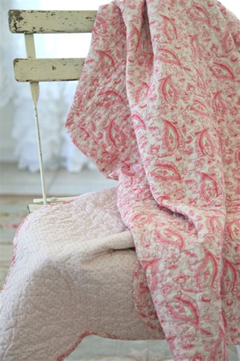 Rose Cottage Farm House Colors Paisley Quilt Linens And Lace