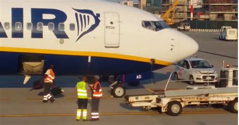 Video Ryanair Baggage Handlers Filmed Throwing Passengers Luggage On And Off Plane Irish