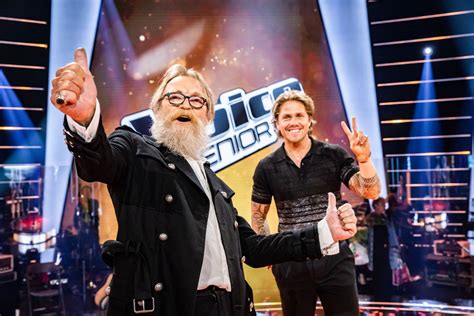 Tijdens zijn bezoek werd de zanger door giel beelen verrast. Had André Hazes een glazen bol? Roland Van Beeck wint The ...