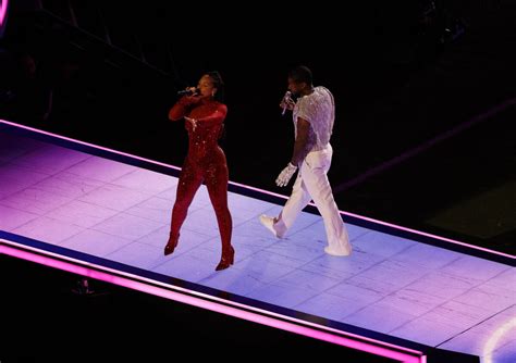 Photo Usher et Alicia Keys au Super Bowl à Las Vegas Credit Image Charles Baus Cal