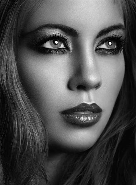 Pin By Alinaja On Portrait Book Black And White Black And White Face