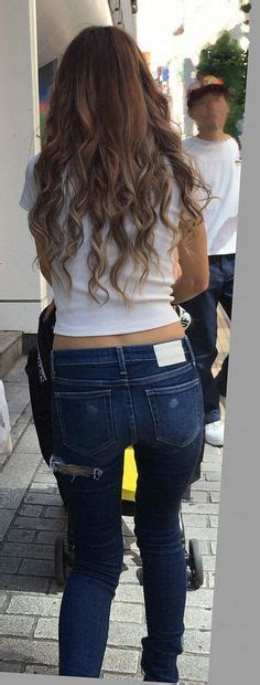 Eva Notty Wearing A Blue Jeans Rear View Milf Busty