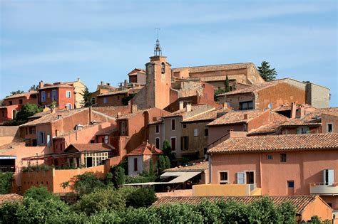 Les Plus Beaux Villages De France Roussillon Un Village Haut En Couleur