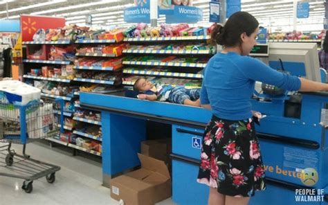 Funny And Strange People Spotted At Walmart 28 Photos Funcage