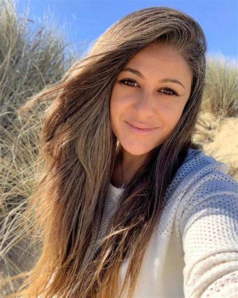 Although your genetics will determine the actual start of graying,. Women With Natural Gray Hair Are In Trend Again! (50 pics ...