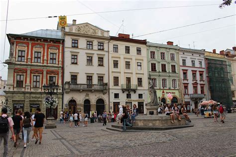 Nei de ûnôfhinklikheid wie de oekraïne in grutte kearnmacht en beskikte oer in arsenaal fan kearnwapens. oekraine-lviv-centrum - Go Live Go Travel