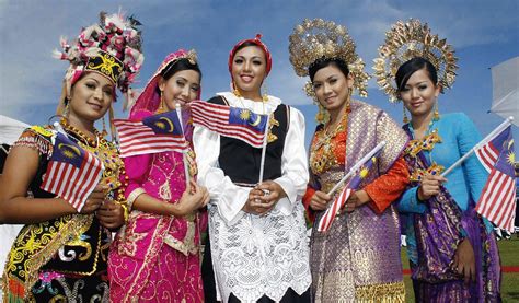 Pakaian Tradisional Pelbagai Kaum Di Malaysia Mengenali Membandingkan