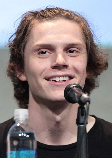 Stay up to date on evan peters and track evan peters in pictures and the press. Evan Peters - Wikipedia