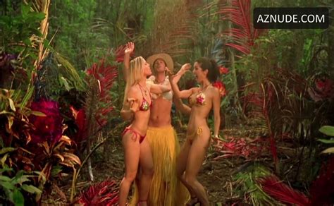 Tanja Reichert Elena Lyons Bikini Lesbian Sexy Scenes In Club Dread Upskirt Tv
