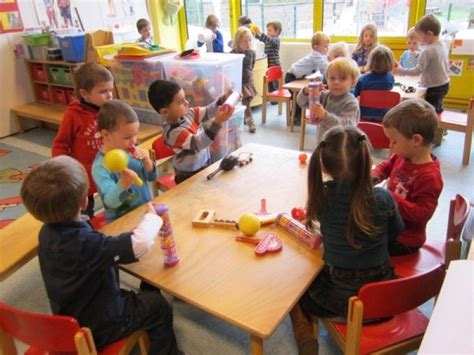 Aj's craft room | home decor ideas | crafts & gifts. thema muziek in de 1e kleuterklas | Kleuterklas, Muziek ...