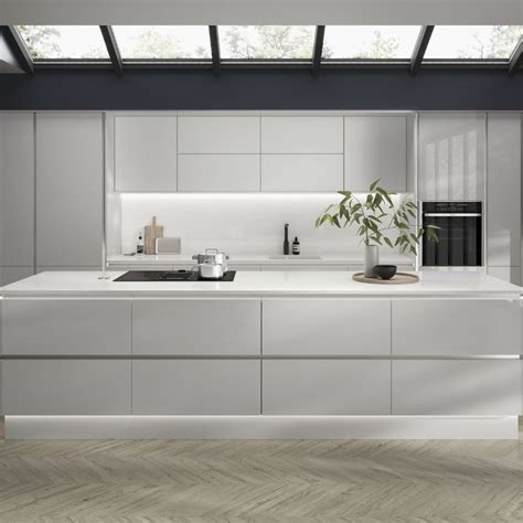 A white quartz countertop and pair these chilcomb pebble grey kitchen cabinets with stone kitchen flooring ideas and white kitchen worktops for a fresh take on a traditional kitchen. Emulate the trend for linear kitchen design by using our ...