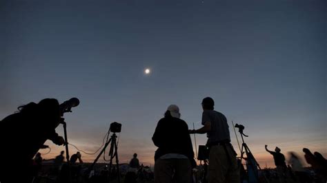 Conozca los lugares donde se podrá apreciar el eclipse lunar parcial