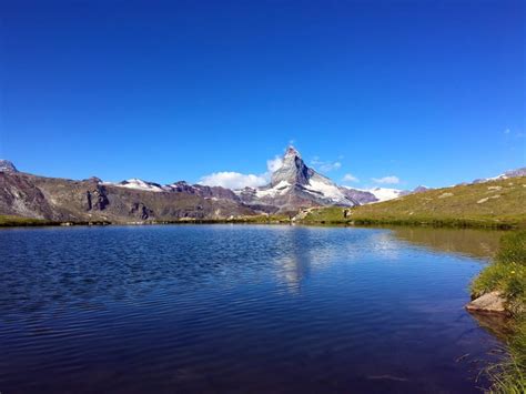 5 Lakes Hike View Of Matterhorn From Lake Stellisee Hack Your Bags
