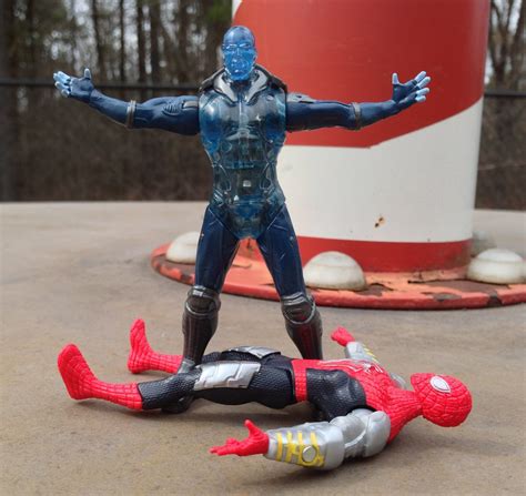 Hasbro Amazing Spider Man 2 Electro 4 Figure Review And Photos Marvel