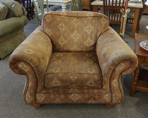 Broyhill Chair And Ottoman New England Home Furniture Consignment