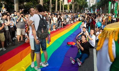 Taiwans Gay Pride Parade Brings Tens Of Thousands To Streets Hdn