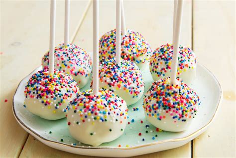 Use sprinkles and silver balls to make faces on your cake pops. Recoie For Cake Pops Made Using Moulds : How to Make Cake ...