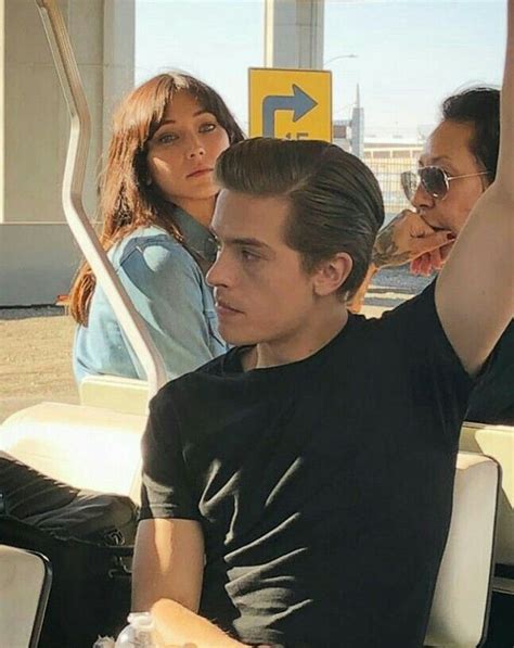 dylan sprouse confiesa como esta siendo la convivencia con su novia la otosection