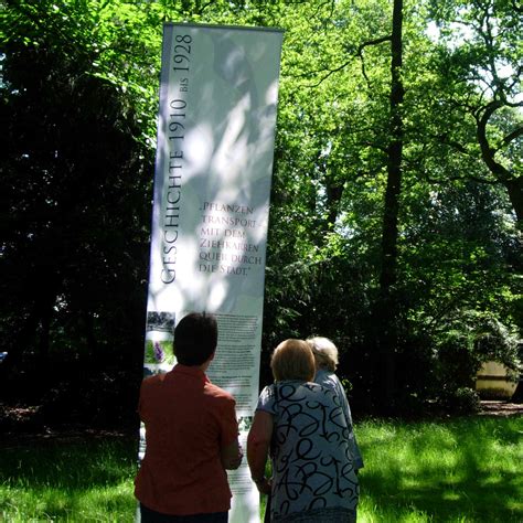 In der nähe der haltestelle krefeld botanischer garten in krefeld finden sie folgende sehenswürdigkeiten. Ausstellung „100 Jahre Botanischer Garten Krefeld ...