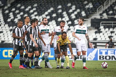 Coritiba tenta acabar com sequência de oito anos sem vencer o Botafogo