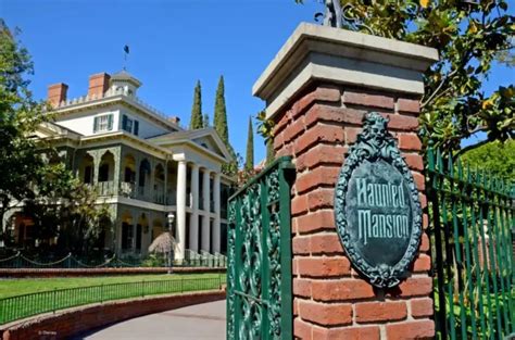 Haunted Mansion In Disneyland Now Closed For Refurbishment Chip And Company