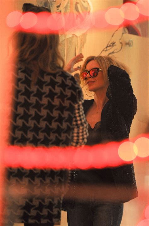 Beli kylie minogue online berkualitas dengan harga murah terbaru 2021 di tokopedia! KYLIE MINOGUE Trying Some Sunglasses with Stella McCartney - HawtCelebs