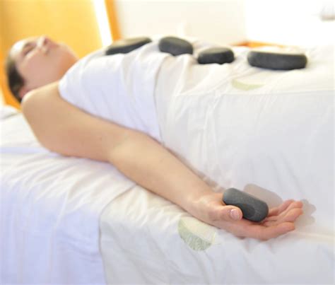 60 Minute Mobile Massage Therapy Vivi Therapyvivi Therapy