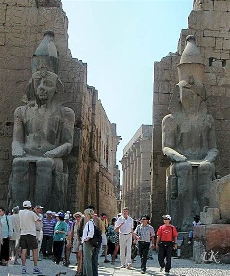 Tempel Of Luxor Unesco World Heritage Colossal Statues Of Ramses Ii